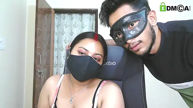SassyWildCouple online show from 8, 5, 2026