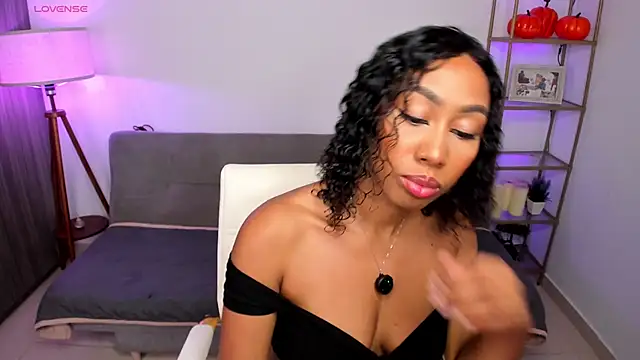 Snapshot of i_lulu chatting on 25, 11, 2025 i lulu online show from 25, 11, 2025