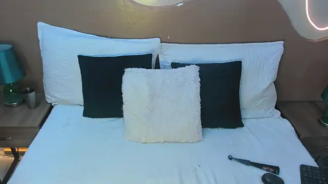 Enrrixxx  online show from 17, 4, 2026