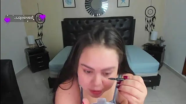 Snapshot of LolaVillalobos chatting on 2, 10, 2025 LolaVillalobos online show from 2, 10, 2025