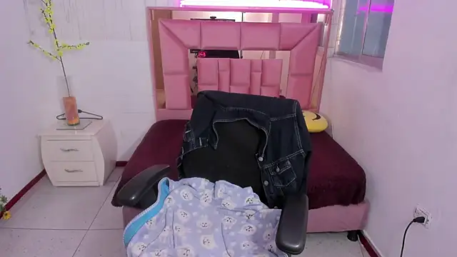 anna moon11 online show from 1, 4, 2026