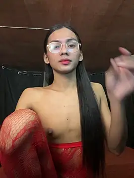 Snapshot of Ur_latinahotpaprika chatting on 11, 10, 2025 Ur latinahotpaprika online show from 11, 10, 2025