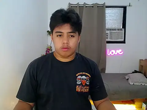 Hugecock2hundle intown online show from 3, 12, 2025