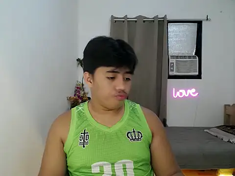 Hugecock2hundle intown online show from 16, 12, 2025