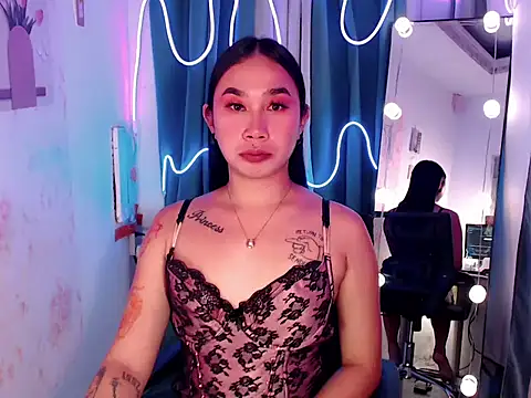 Snapshot of in_yourdreamstarxx chatting on 21, 11, 2025 in yourdreamstarxx online show from 21, 11, 2025