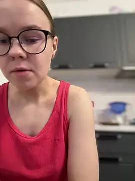 Snapshot of _CherryBloom_ chatting on 15, 11, 2025 CherryBloom online show from 15, 11, 2025