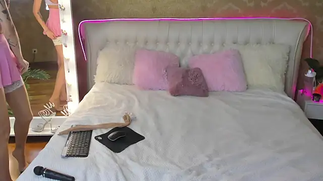 Snapshot of RosieBlossom chatting on 16, 9, 2025 RosieBlossom online show from 16, 9, 2025