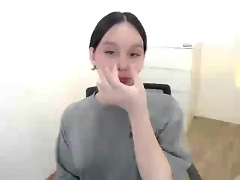 holly tabby online show from 17, 10, 2025