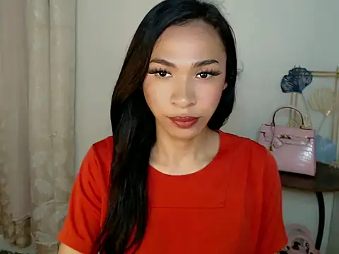 Snapshot of Annaloula chatting on 19, 11, 2025 Annaloula online show from 19, 11, 2025