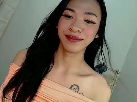 Snapshot of Annaloula chatting on 21, 11, 2025 Annaloula online show from 21, 11, 2025