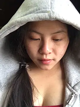 Snapshot of Tiiahpu chatting on 4, 12, 2025 Tiiahpu online show from 4, 12, 2025