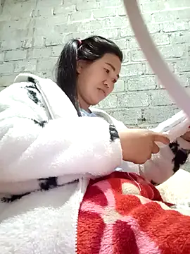 Snapshot of jienrrr chatting on 18, 10, 2025 jienrrr online show from 18, 10, 2025