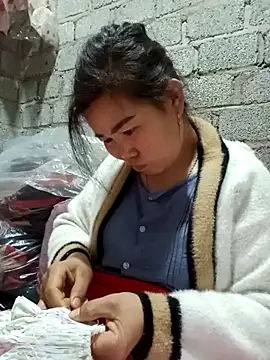 Snapshot of jienrrr chatting on 23, 10, 2025 jienrrr online show from 23, 10, 2025