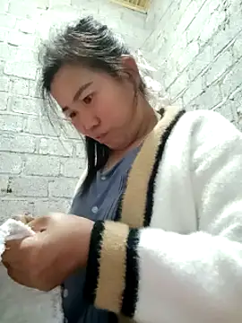 Snapshot of jienrrr chatting on 23, 10, 2025 jienrrr online show from 23, 10, 2025