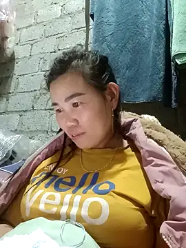 Snapshot of jienrrr chatting on 4, 11, 2025 jienrrr online show from 4, 11, 2025