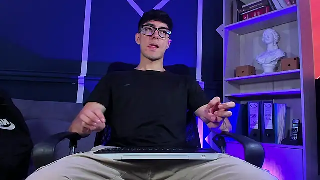 etham wolf  online show from 8, 10, 2025