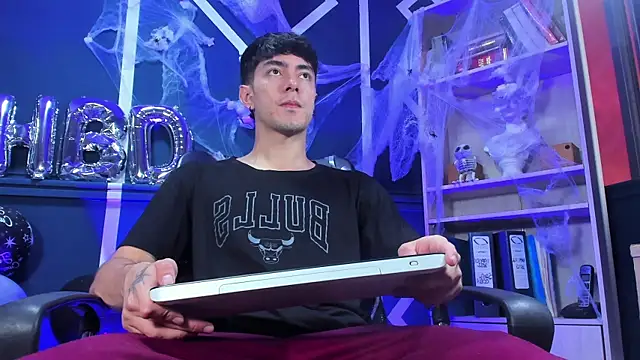 etham wolf  online show from 27, 10, 2025