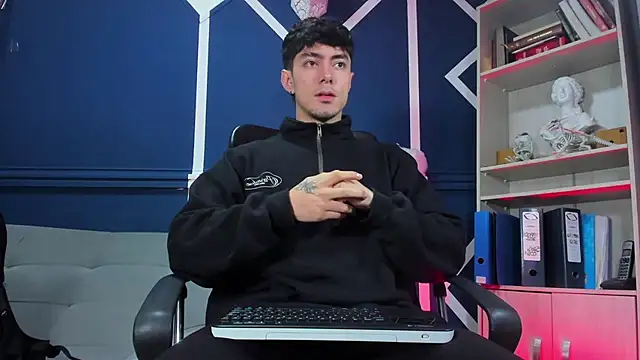 etham wolf  online show from 14, 11, 2025