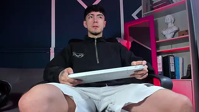 etham wolf  online show from 5, 12, 2025