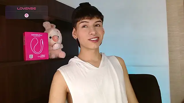 Ezra Storm online show from 8, 11, 2025