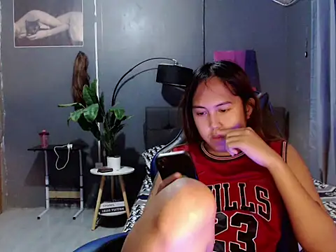 Snapshot of urtranspinay chatting on 28, 11, 2025 urtranspinay online show from 28, 11, 2025