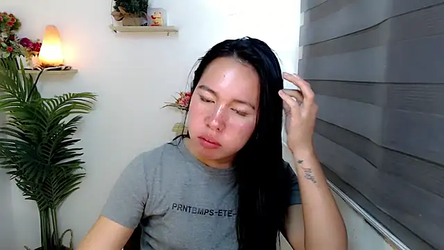 Snapshot of kimbratx chatting on 29, 10, 2025 kimbratx online show from 29, 10, 2025