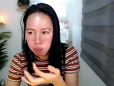 Snapshot of kimbratx chatting on 6, 11, 2025 kimbratx online show from 6, 11, 2025