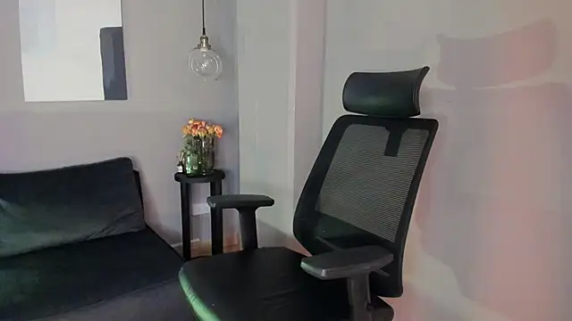 Snapshot of emily_mars1 chatting on 4, 10, 2025 emily mars1 online show from 4, 10, 2025