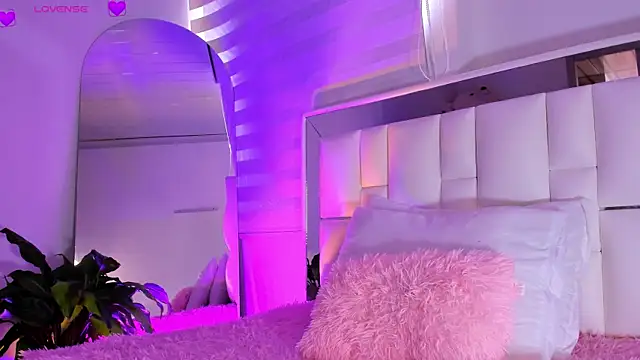 sara goddess01 online show from 18, 9, 2025