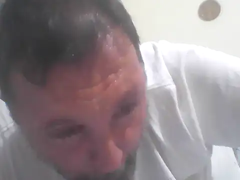 Snapshot of Luised80 chatting on 10, 4, 2026 Luised80 online show from 10, 4, 2026