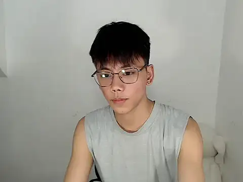 Snapshot of ynotyu chatting on 15, 6, 2026 ynotyu online show from 15, 6, 2026