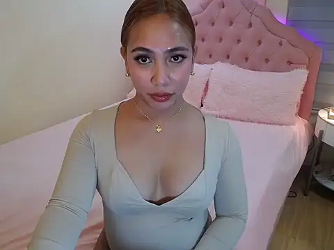 Snapshot of ur_seductivelaura chatting on 20, 12, 2025 ur seductivelaura online show from 20, 12, 2025