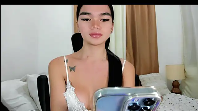 kendall petite18 online show from 31, 5, 2026