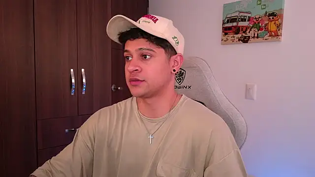 Snapshot of domsantiago_ chatting on 12, 9, 2025 domsantiago online show from 12, 9, 2025