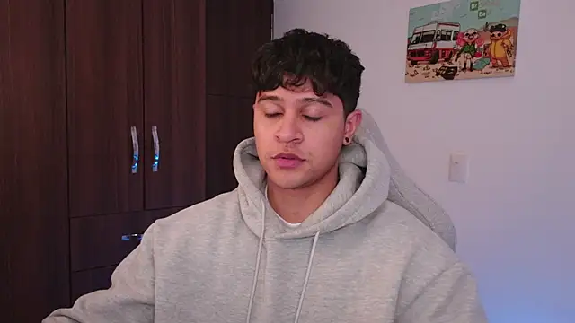 Snapshot of domsantiago_ chatting on 15, 9, 2025 domsantiago online show from 15, 9, 2025
