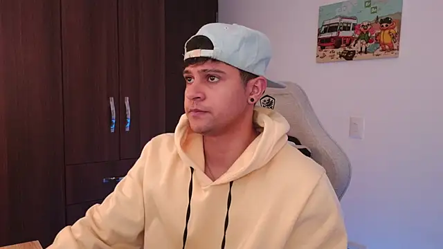 Snapshot of domsantiago_ chatting on 16, 9, 2025 domsantiago online show from 16, 9, 2025