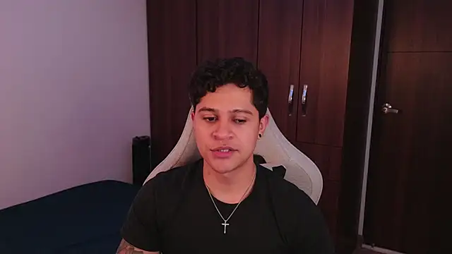 Snapshot of domsantiago_ chatting on 22, 9, 2025 domsantiago online show from 22, 9, 2025