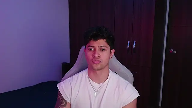 Snapshot of domsantiago_ chatting on 26, 9, 2025 domsantiago online show from 26, 9, 2025