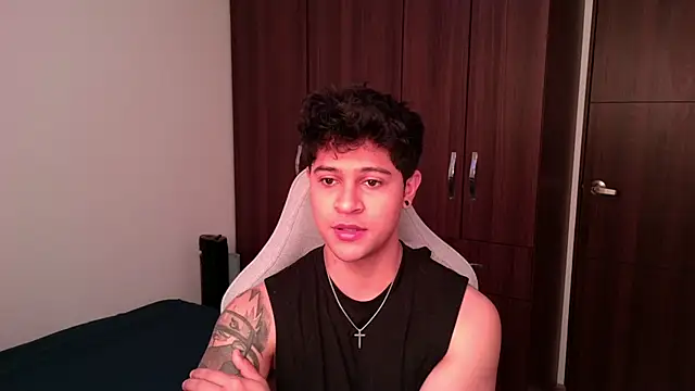 Snapshot of domsantiago_ chatting on 1, 10, 2025 domsantiago online show from 1, 10, 2025