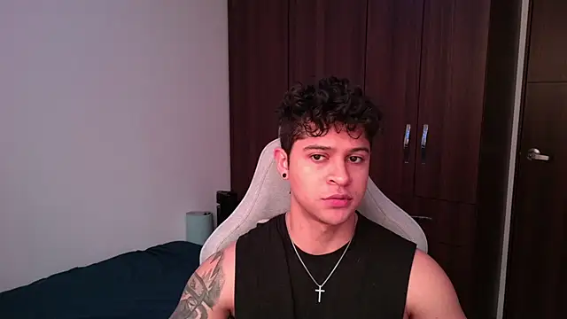 Snapshot of domsantiago_ chatting on 12, 10, 2025 domsantiago online show from 12, 10, 2025