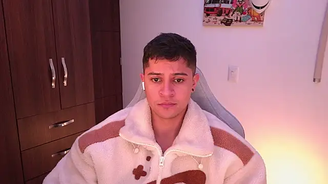 Snapshot of domsantiago_ chatting on 19, 10, 2025 domsantiago online show from 19, 10, 2025