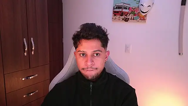 Snapshot of domsantiago_ chatting on 15, 12, 2025 domsantiago online show from 15, 12, 2025