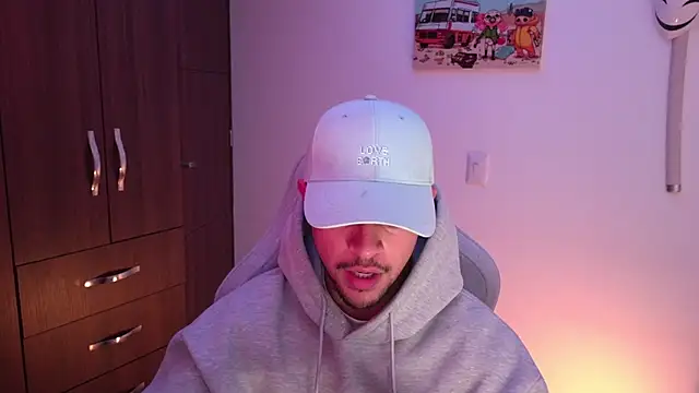 Snapshot of domsantiago_ chatting on 20, 12, 2025 domsantiago online show from 20, 12, 2025