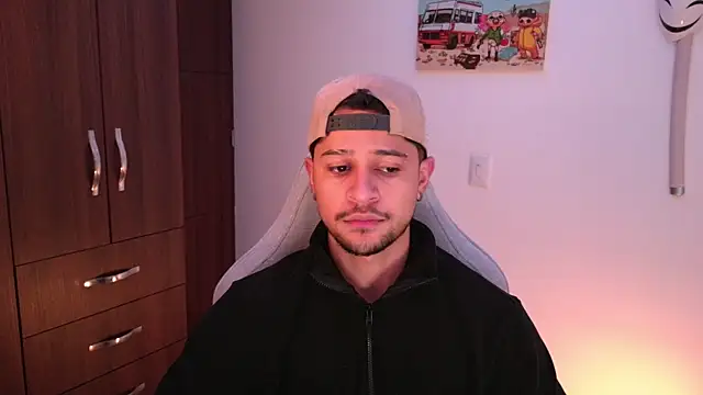 Snapshot of domsantiago_ chatting on 21, 12, 2025 domsantiago online show from 21, 12, 2025