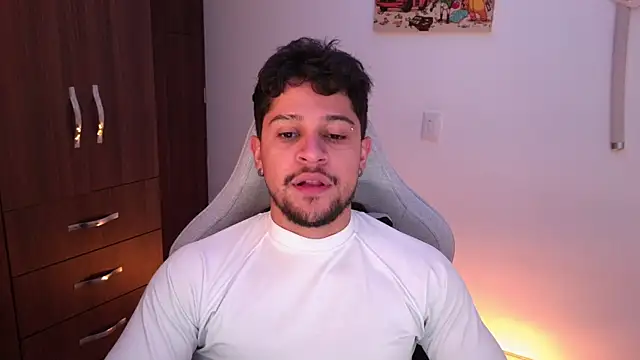 Snapshot of domsantiago_ chatting on 8, 1, 2026 domsantiago online show from 8, 1, 2026