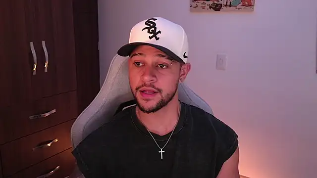 Snapshot of domsantiago_ chatting on 2, 3, 2026 domsantiago online show from 2, 3, 2026