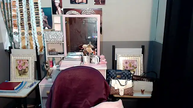 Snapshot of miya_khali chatting on 2, 11, 2025 miya khali online show from 2, 11, 2025