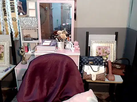 Snapshot of miya_khali chatting on 5, 11, 2025 miya khali online show from 5, 11, 2025