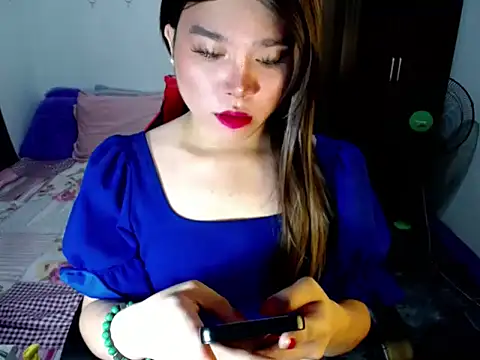 Urassiansweetcummer online show from 10, 10, 2025