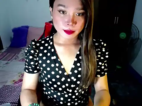 Urassiansweetcummer online show from 28, 10, 2025